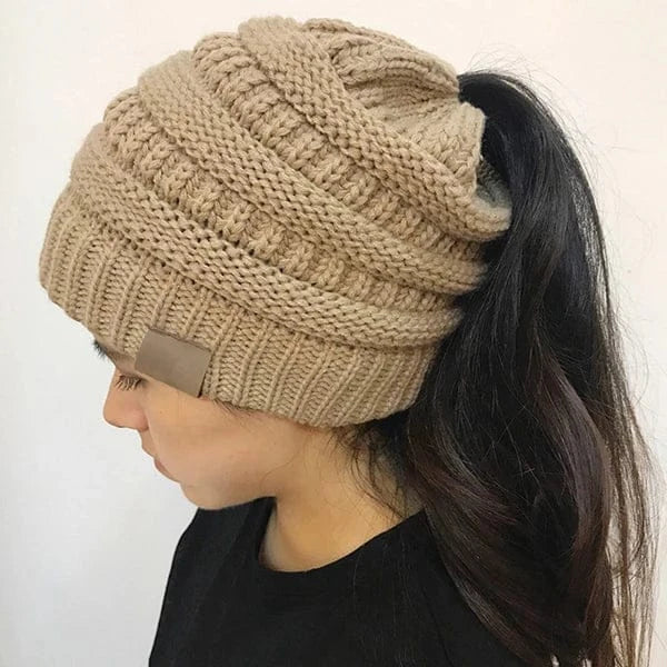Bonnet Femme Hiver avec Ouverture pour Queue de Cheval