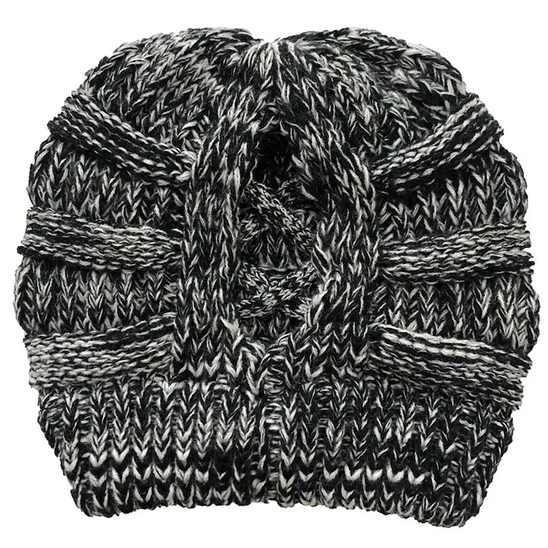 Bonnet Femme Hiver avec Ouverture pour Queue de Cheval