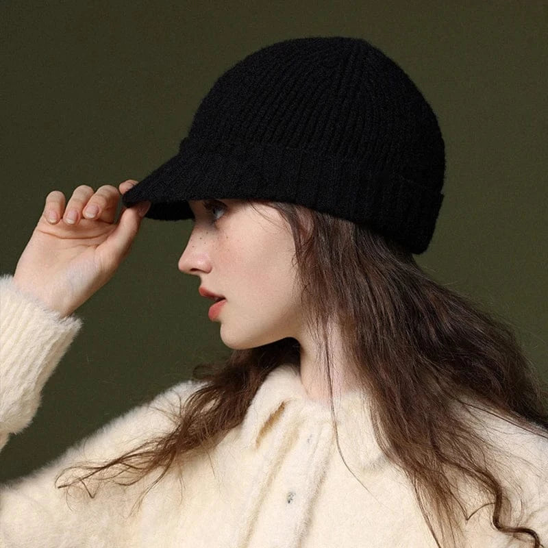 Bonnet Femme Hiver en Laine Doux avec Visière