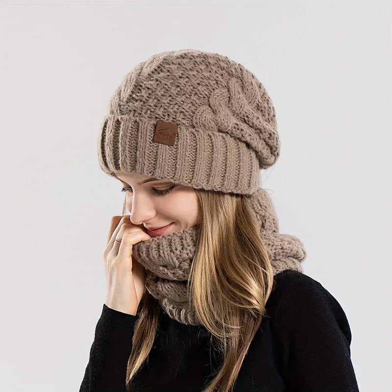 Ensemble Bonnet Femme et Écharpe Tricoté